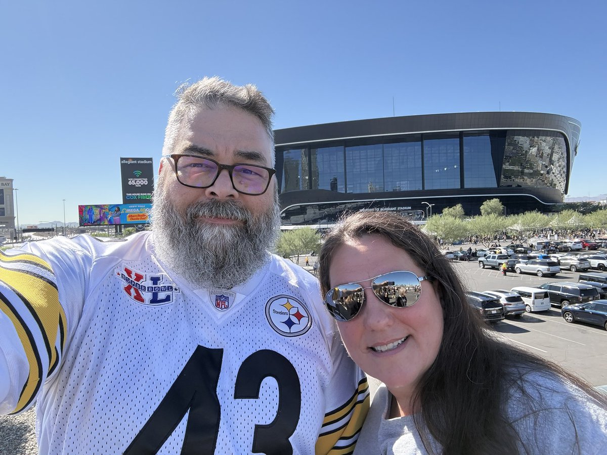patrickpeto's tweet image. Fun experience- got to see a Steeler home game in Las Vegas- complete with a Bubby Brister sighting