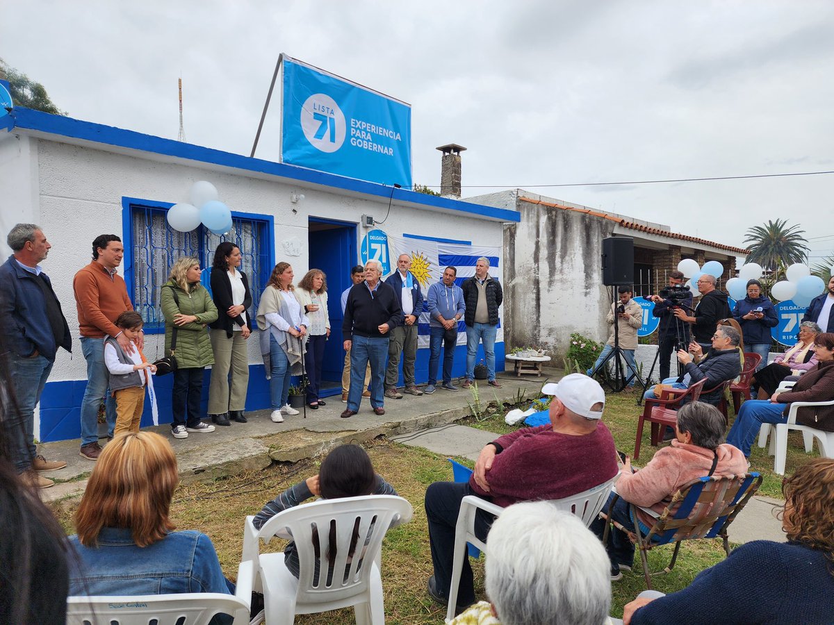 lista71's tweet photo. Inauguramos una nueva sede de la 71 de cara a este 27 de octubre 🇺🇾🗳️

Rodeados de compañeros y vecinos de la zona, abrimos las puertas de una casa 71 más.

A partir de hoy, te esperamos también en 📍José Ramírez y Timbues ⚪️🔵 https://t.co/pwYvRJVyU5