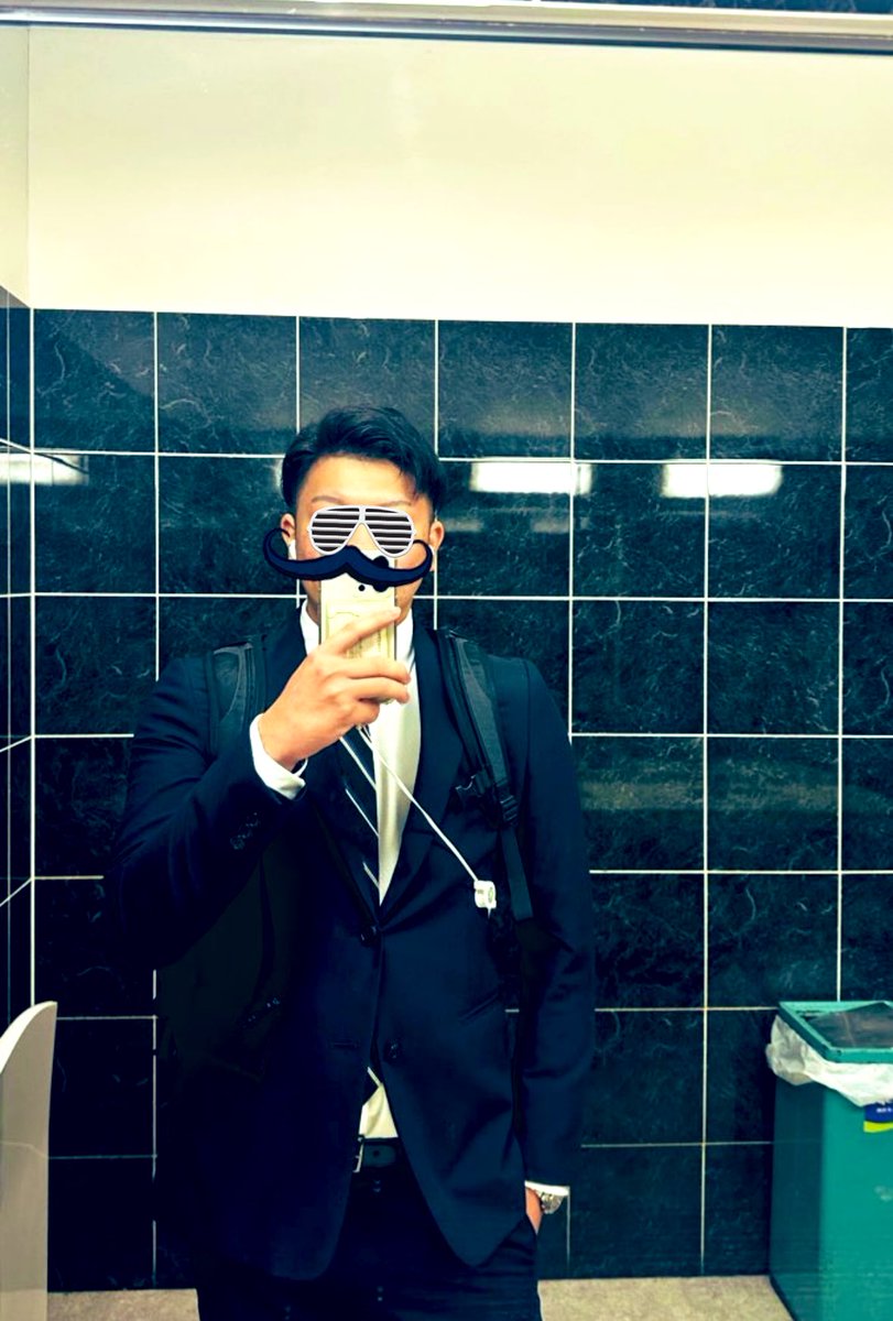 h_kn0000's tweet photo. 過去画
休日出勤でした!! ヨシヨシしてくれる親父大好きです。 https://t.co/B3x2TokWwv