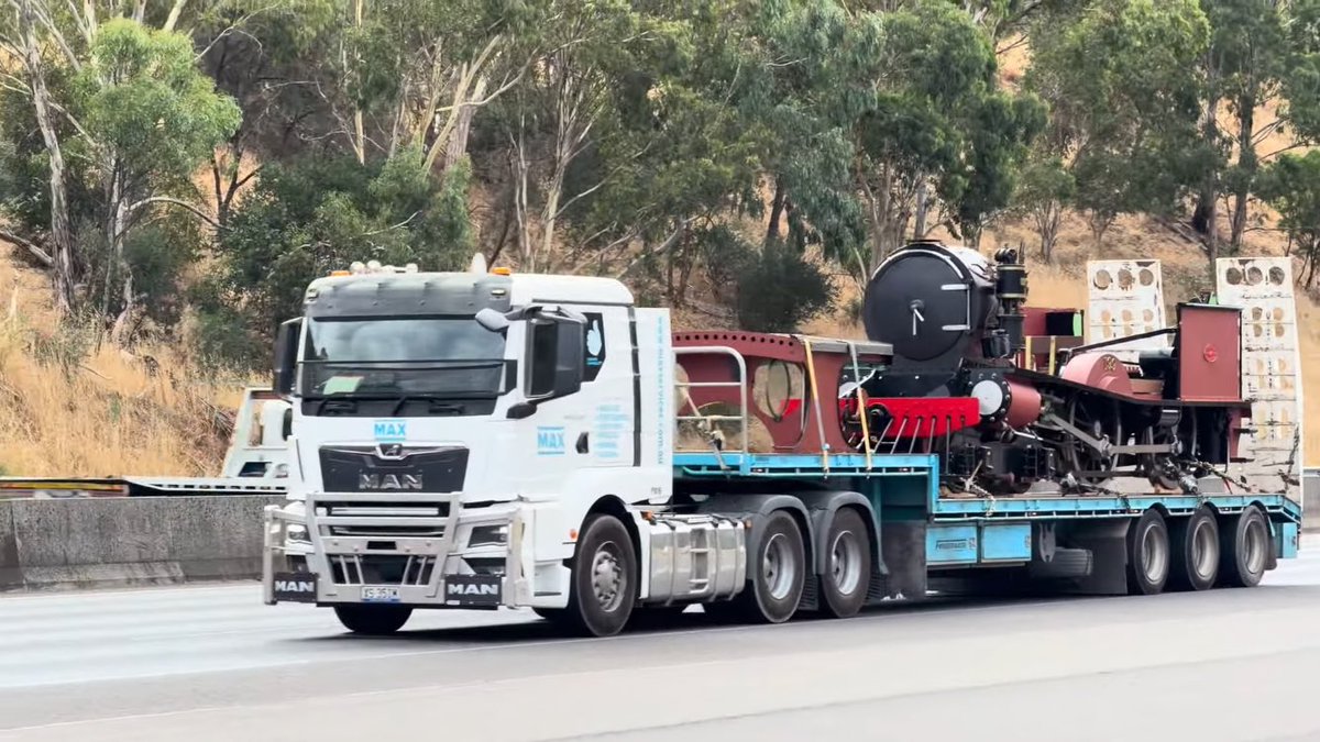 kan3kur3chann3l's tweet image. うわーーピーテン*風英国式4-4-0の新造かぁ

New Build Steam Locomotive Moved to Pichi Richi Railway youtu.be/vx0Hb8GFa1Q?si… @YouTubeより

*オリジナルのZ classは豪州製