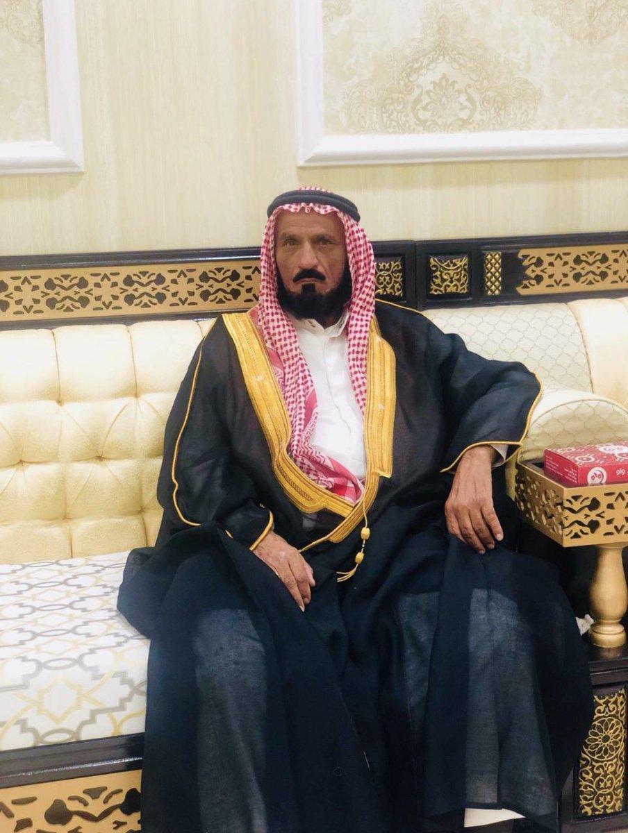 #عرعر
#السباحي
#العنزي
العم رميح رجاء السباحي الدهمشي العنزي صاحب مجلس مفتوح للطيب والقهوة 
يطيب راعي الطيب من دافع الطيب 
والا الردي لو طاب يومين ويهون