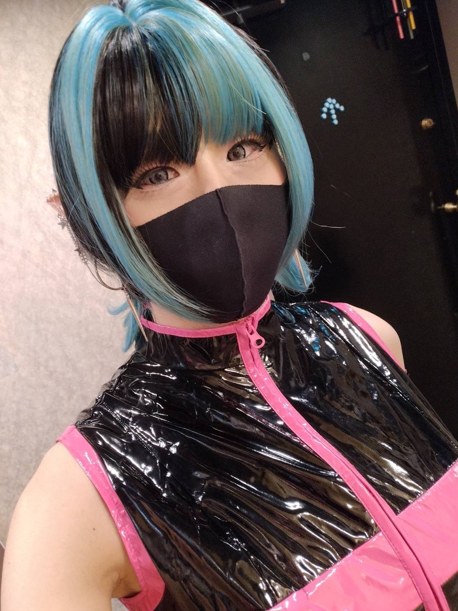 FUNFUNyokohama's tweet image. 1月31日（土）FUNFUNオープンしました

本日は、まどかちゃんとちーちゃんのツーオペです

本日もよろしくお願いします
お待ちしております🙇‍♀️

#FUNFUN
#横浜女装BAR