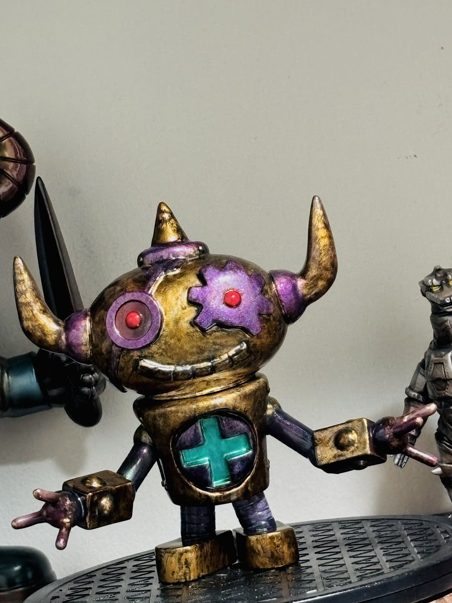 塗り直したてしまいました🎨 #ゲッチャリロボ #ソフビ