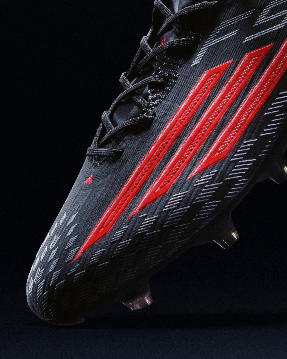  PREDATOR サッカースパイク ブラック レッド スポーピアシラトリ 公式 on X: 