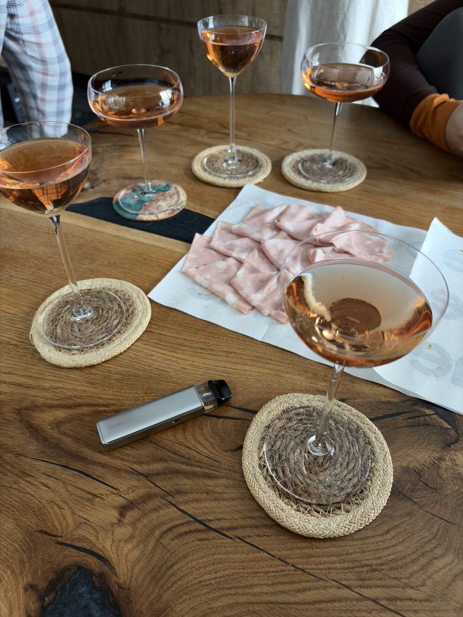 OUTTADRAG's tweet image. girl’s breakfast