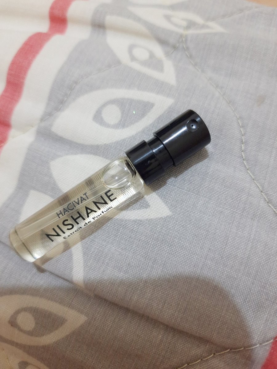 performancenya lebih bagus xerjoff dibanding nishane. padahal notesnya woody cukup kencang, tapi gak heavy juga sih.