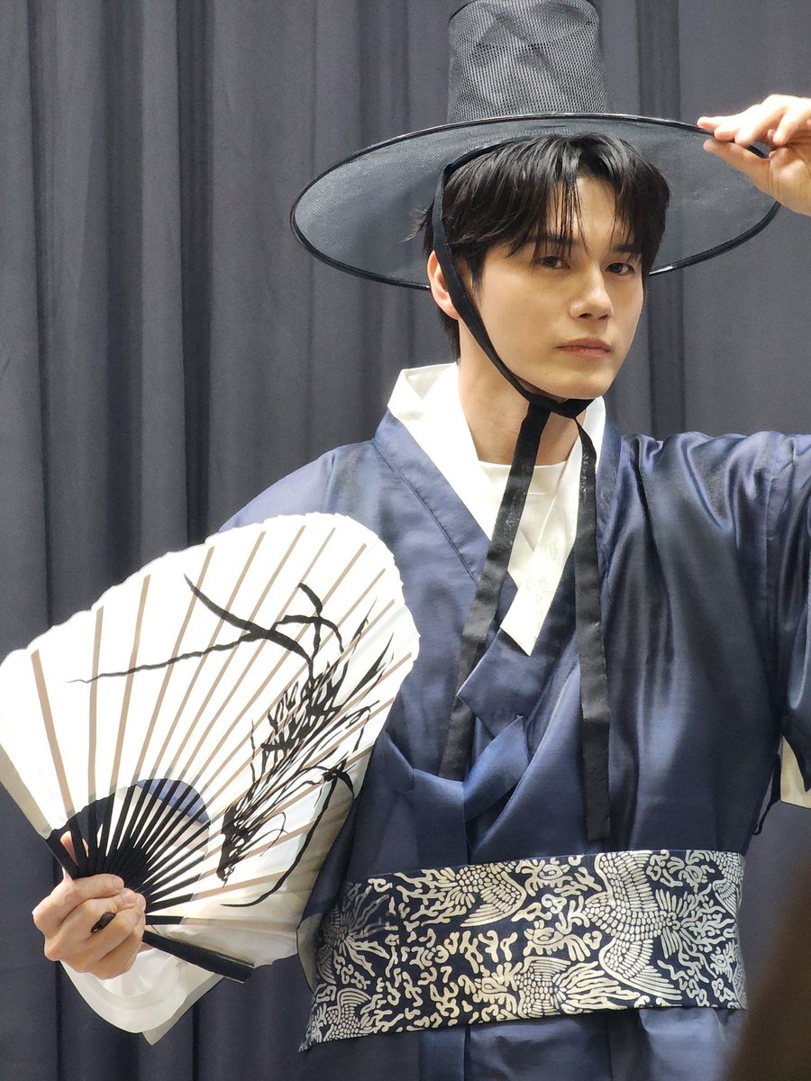 😳

Saeguk drama or movie please 

#ONGSEONGWU #옹성우