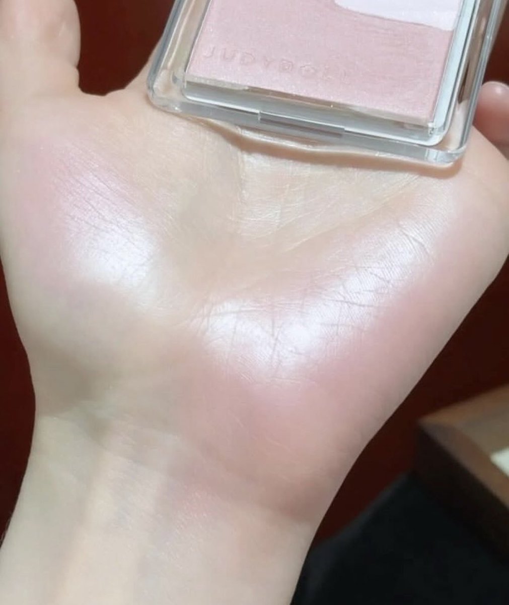 Lisa79796930412's tweet image. お風呂上がりみたいな、ほっぺになれるチーク可愛すぎる🛁💞JUDYDOLLのアイドルほっぺメーカー03だよ.ᐟ.ᐟ