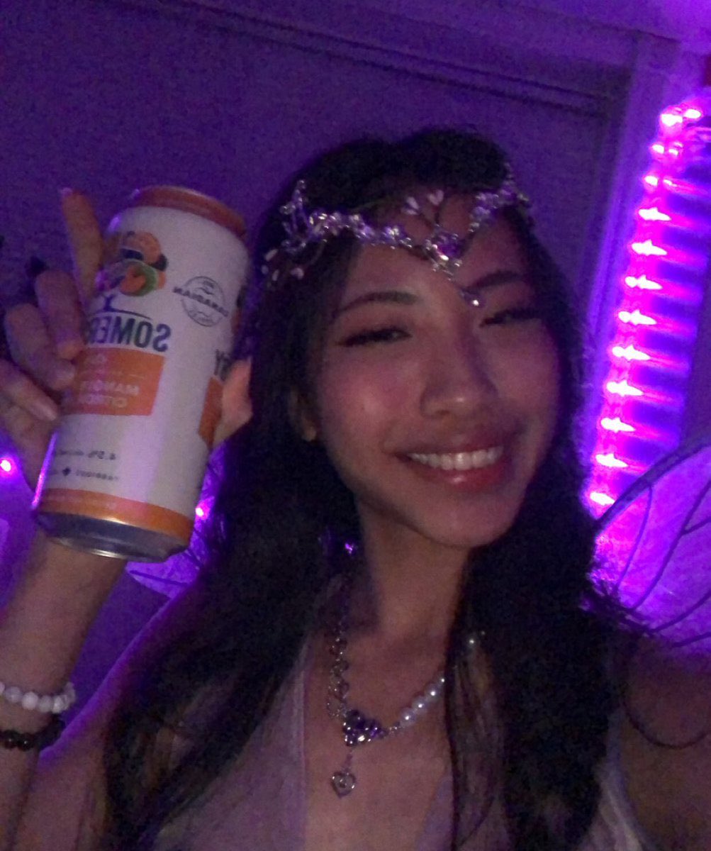 Ceceslut's tweet image. Don’t forget that the vibe is what we live n worship Goddess Cece for ! So keep simping for her n pump pump pump !!!

#Ceceism #CeceWasRight #ceceist