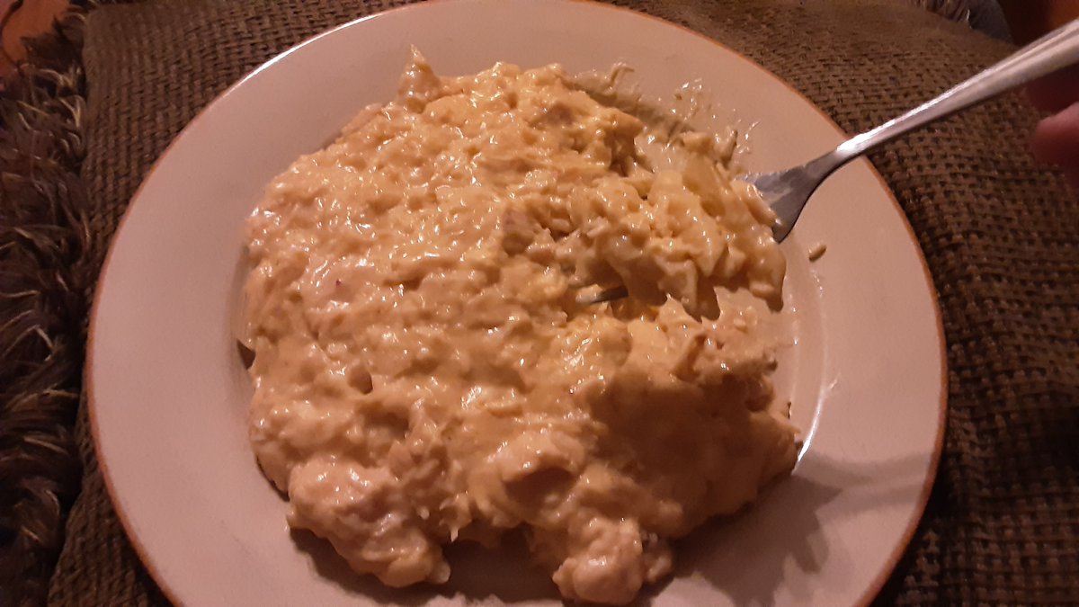 Need a tastey meal for a cold Winter's Night? Get 6 cans of canned chicken, 5 cans of cream of chicken soup, boil some penne noodles. Use your chicken/soup mixture as a thick sauce. Dinner is ready in 20 to 30 minutes. Serve with biscuits or garlic bread if desired!