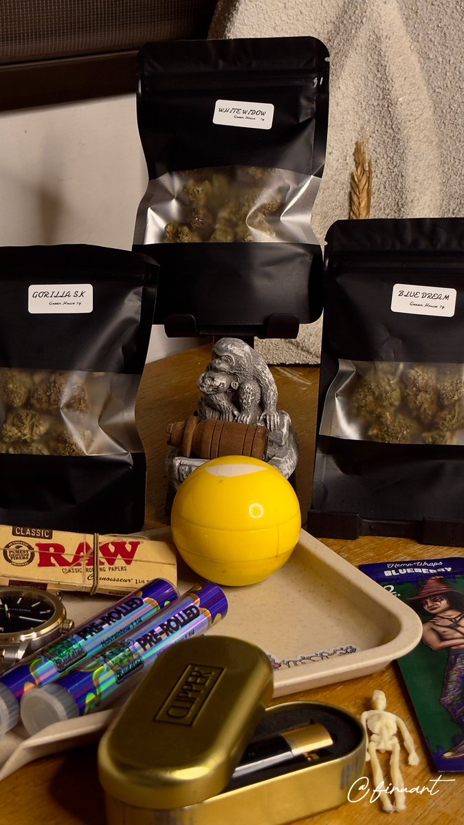 firuart's tweet image. Sin improvisar el viaje.
La tríada conmigo. 

🥦 @Buddiesmx_420