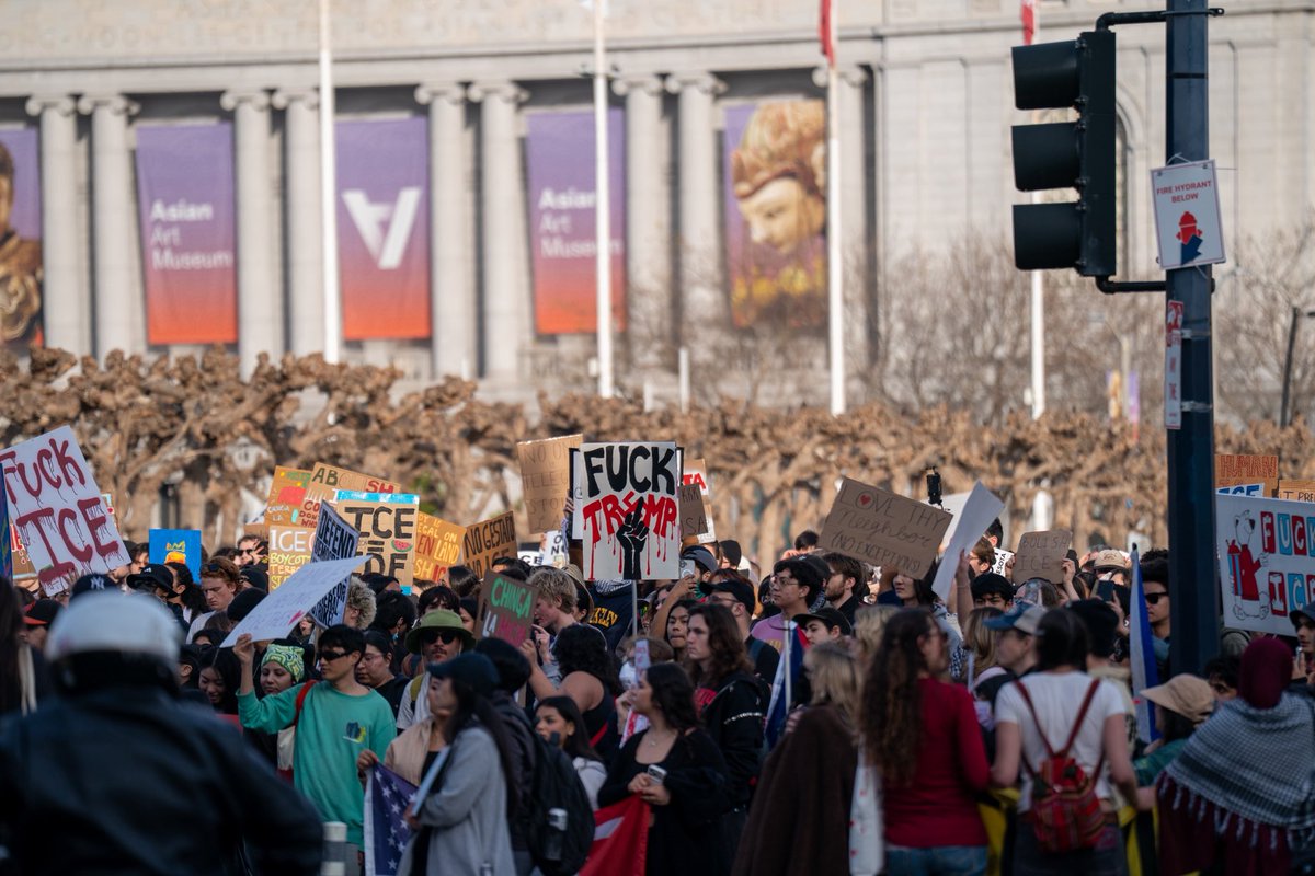 vnick198's tweet photo. Thousands of protesters marched from Dolores Park to Civic Center Plaza to protest Immigration and Customs Enforcements actions in Minneapolis and across the United States on Friday, Jan. 30, 2026 in San Francisco. https://t.co/mK52zcdaPg