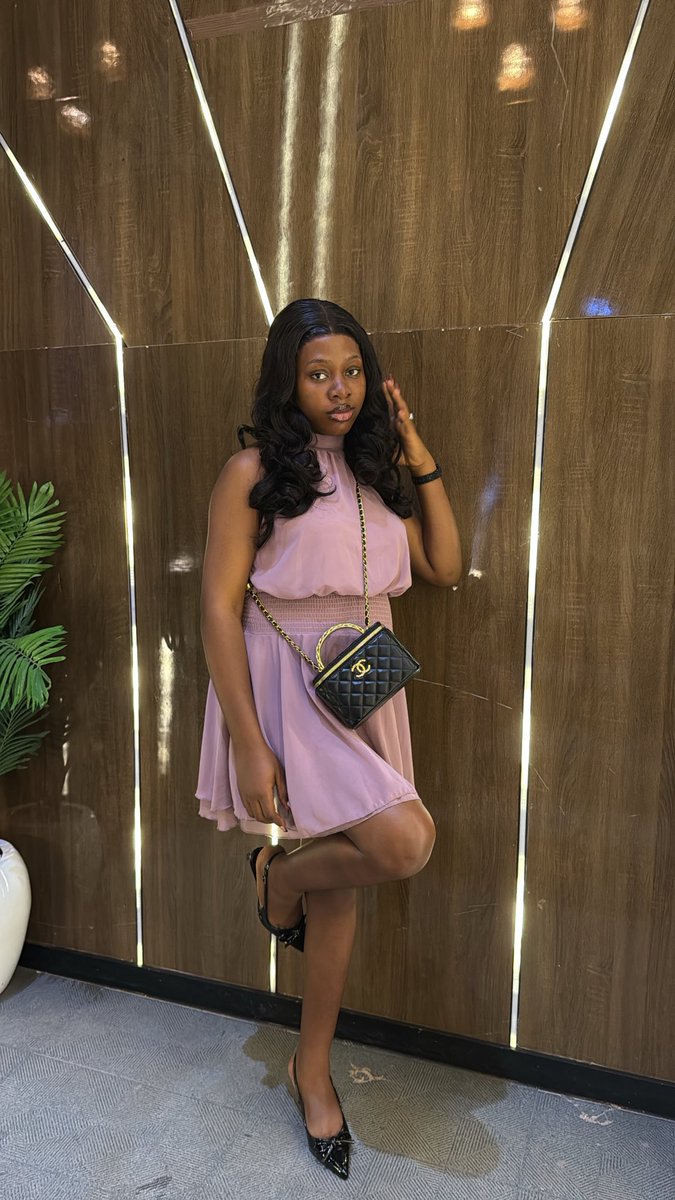 Vee 💜 tweet media