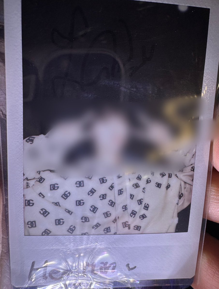 퍼뮤스 LOVE FNC 사인폴라 교환
나 : Hi-Fi Un!corn허민
님 : 모든 인성으로 교환 #SF9 #Hi-Fi Un!corn