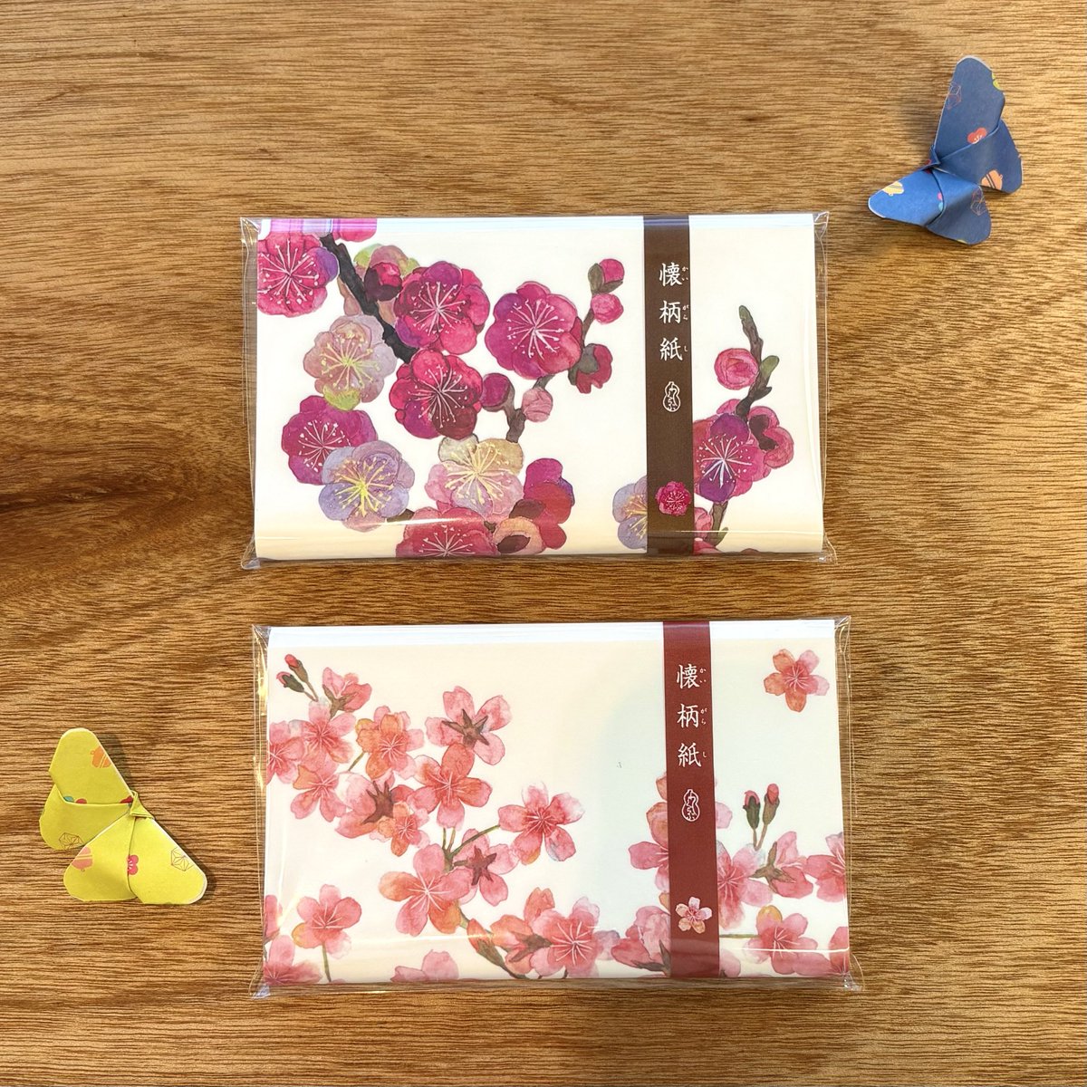 🌸懐柄紙　新柄2種類が仲間入りです🌸

本店をはじめイベントなどでも随時置き始めておりますので何卒よろしくお願いします🙇

#和詩倶楽部 
#新柄
#懐柄紙
#懐紙
#桜
#梅
#春
#花
#和紙