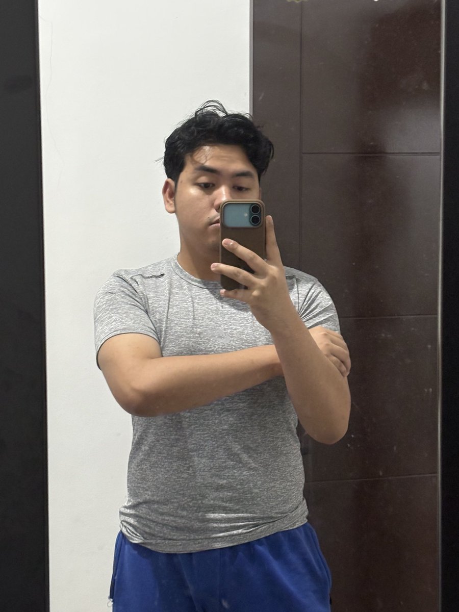 Dinginnn ujan” kaya gini enaknya ngapain wkwkwk