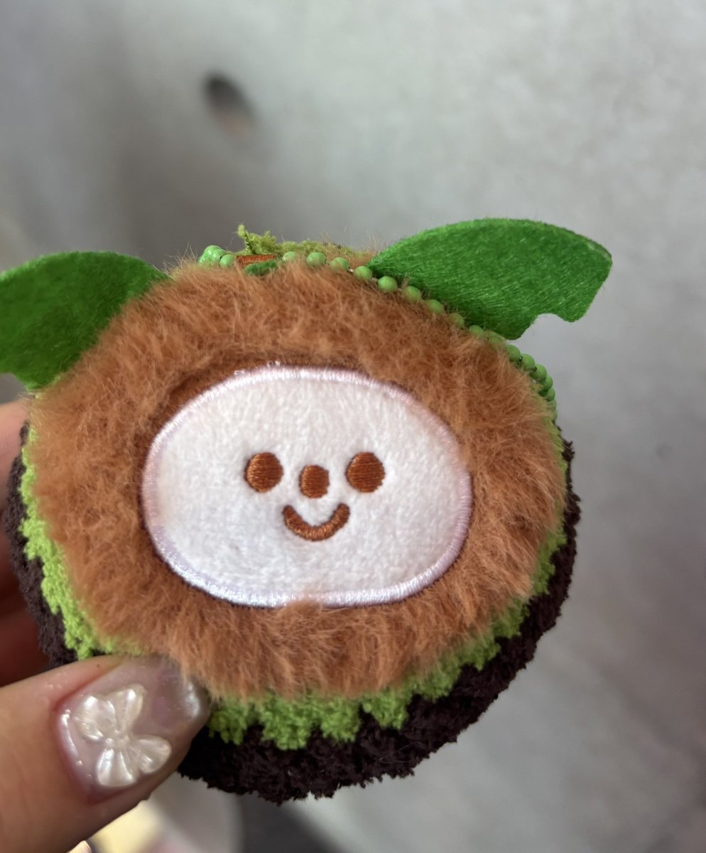 지하1층 여자화장실 바닥에서 두쫀쿠코코넛주웠어용..
1층 어셔분께 맡겼으니 주인 찾아가세요ㅠㅠ!!