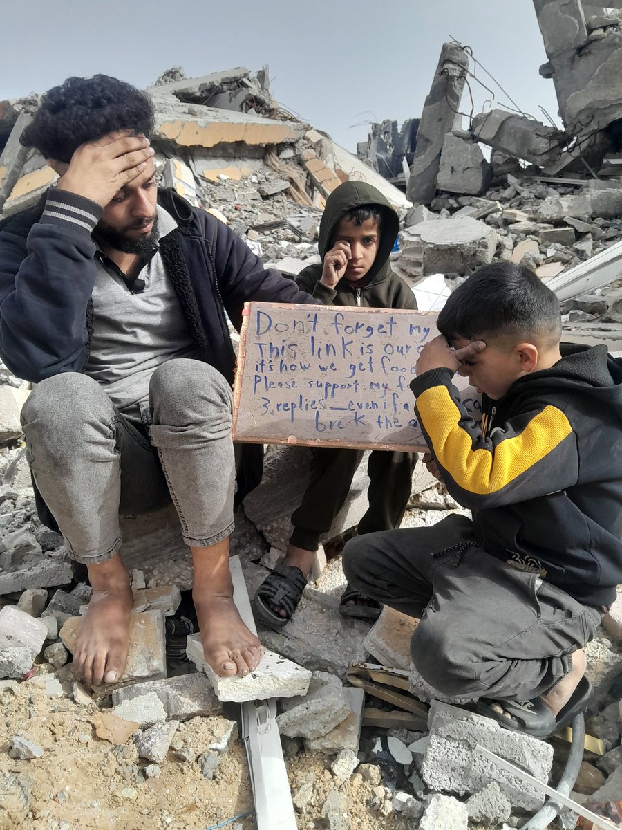 hazemalashi44's tweet image. If I disappear tomorrow, remember that I begged the world to help my family. 

This link is my family's only lifeline. Can I reach $2000 today? Who will stand by my family? 

If you're browsing, please leave a dot. It's just a dot.
chuffed.org/project/156751…