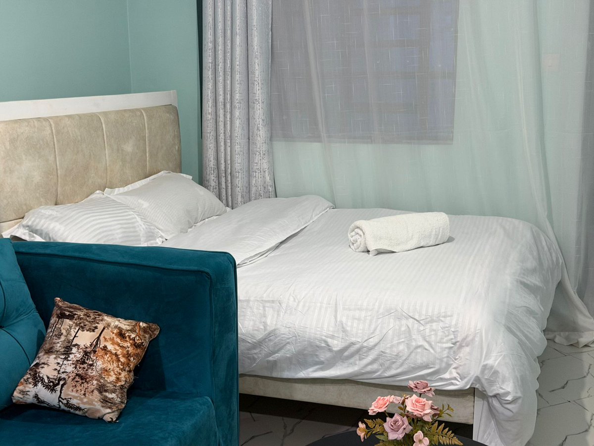 Col3-wrld tweet media