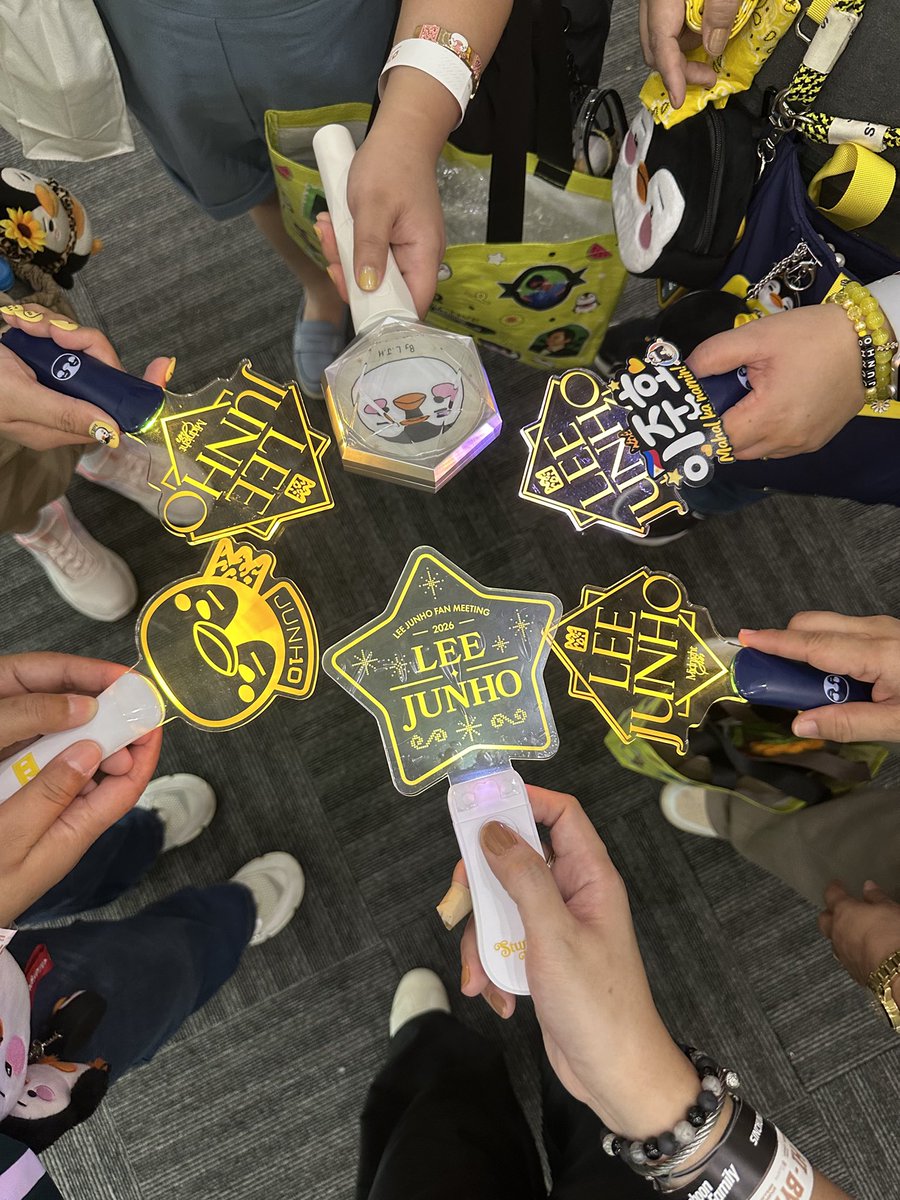 Lee Junho ITPPA PHilippines is here! 🇵🇭

Excited to see you, Junho! 💛

#이준호 #LEEJUNHO
#태풍상사 #TyphoonFamily
#O3Collective #O3CLTV
#LeeJunhoITPPAPHilippines