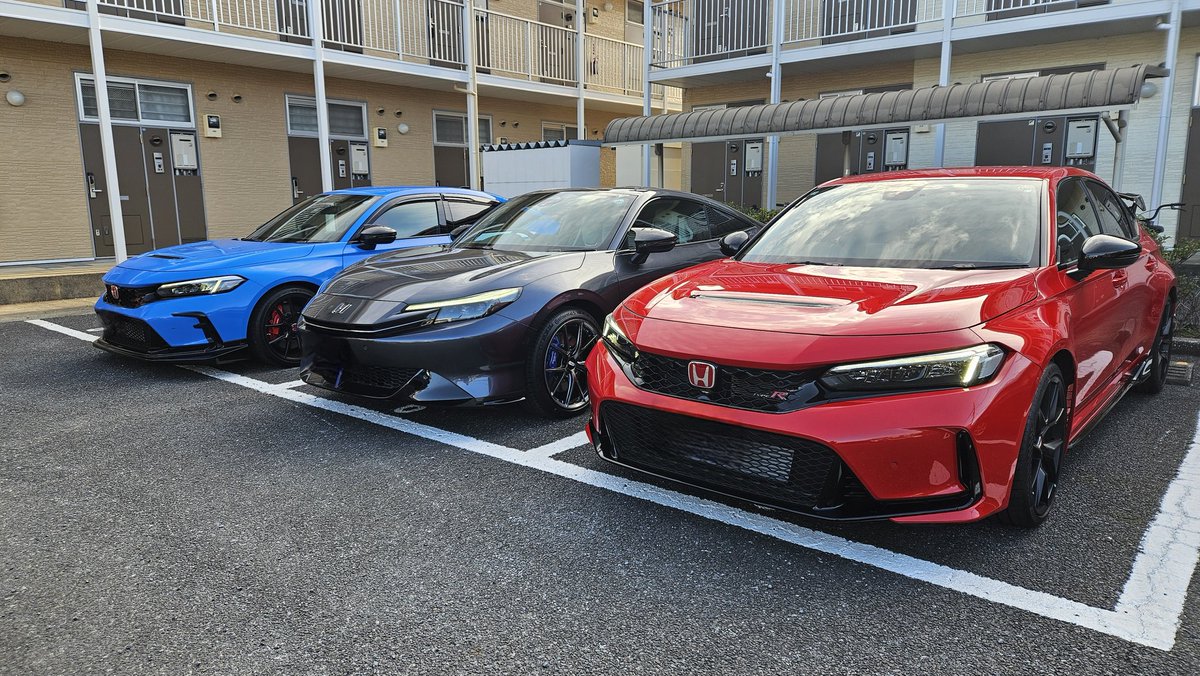 kou16ao's tweet image. プレリュード納車されたので愛車並べ
プレリュードとタイプRの2台持ちの人は多いけど
タイプR2台＋プレリュードの持ちのホンダ好きは中々いないと思う
 #プレリュード
 #BF1
 #シビックタイプR 
@FL5
