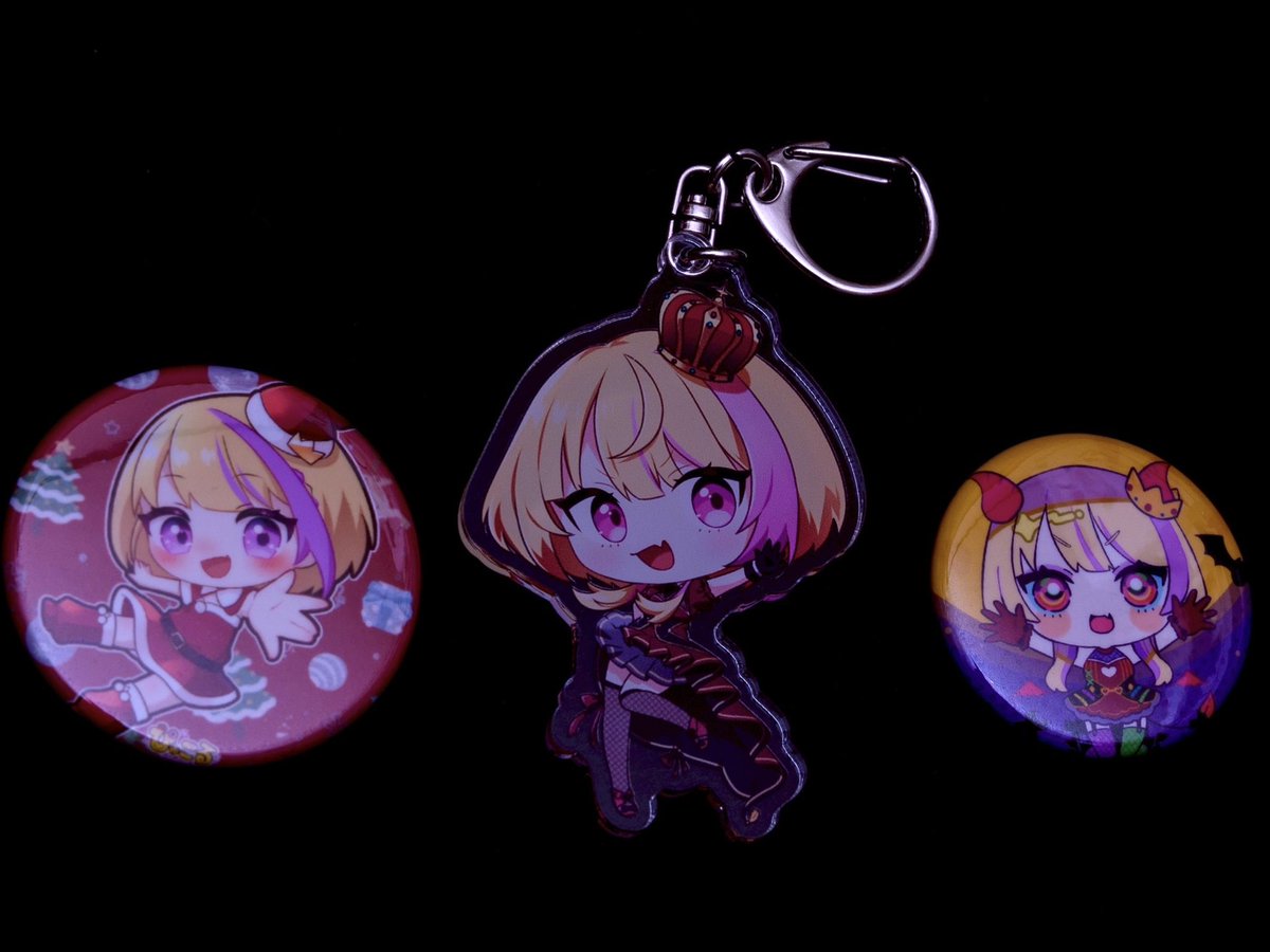 クリスマスに注文したグッズ届きました！
私も祠じゃなくて祭壇作って見たいです😌

#ぴゅ国王への愛言葉