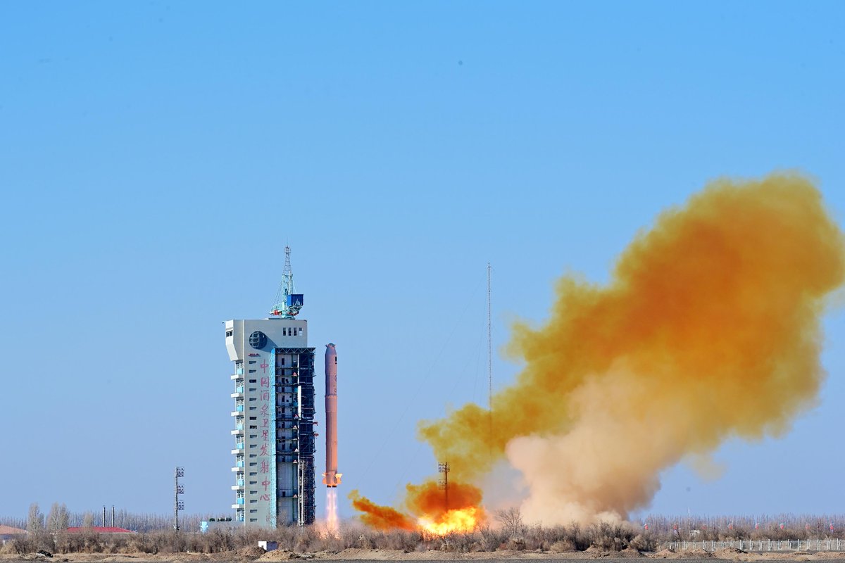 XinhuaChinese's tweet photo. 中国成功发射阿尔及利亚遥感三号卫星B星。1月31日12时01分，中国在酒泉卫星发射中心使用长征二号丙运载火箭成功将阿尔及利亚遥感三号卫星B星发射升空，卫星顺利进入预定轨道，发射任务取得圆满成功。 https://t.co/rxklUln9UM