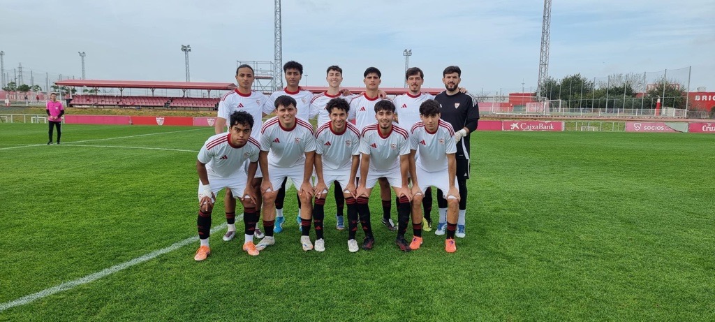 ⚪️🔴 Victoria contundente del Sevilla "D" ante la Motril Sport Academy. 

⚽️🙌 Goleadores: Álvaro Perea, Abdullah Aljirafi y Parker Byas. 

🔗 sevillafcacademy.com/victoria-solid…

#NuncaTeRindas #SevillaFC #CanteraSFC #SevillaFCD