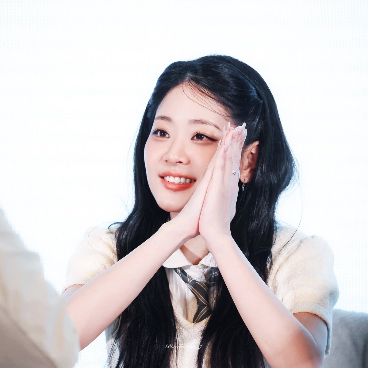 BlueFantasy_7's tweet photo. 수빈아 꼭 챙겨 먹고 푹 자야 해
아프지 말고 건강해야 돼
우린 아주 오랫동안 서로 곁에 있어야 하니까
🥹🥹
@chungsubin47 https://t.co/wzg7joPWaY