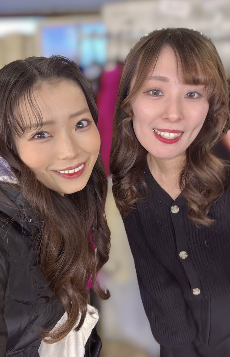 #️⃣チーム18:00～です！
チケットはキャンセル待ちのみとなっております🎟.·
本日も素敵な作品をお届けできるよう頑張ります💪💙
 #ミュリベ

 📷🎩/マチソワ間で、ついにWショパンをカメラにおさめることができました🤭<a href="/Nanami_nabenabe/">渡辺七海　NanamiWatanabe</a> マチネ公演お疲れ様〜🍵千穐楽もお互い頑張ろうねぇ♡らぶゆ〜♡