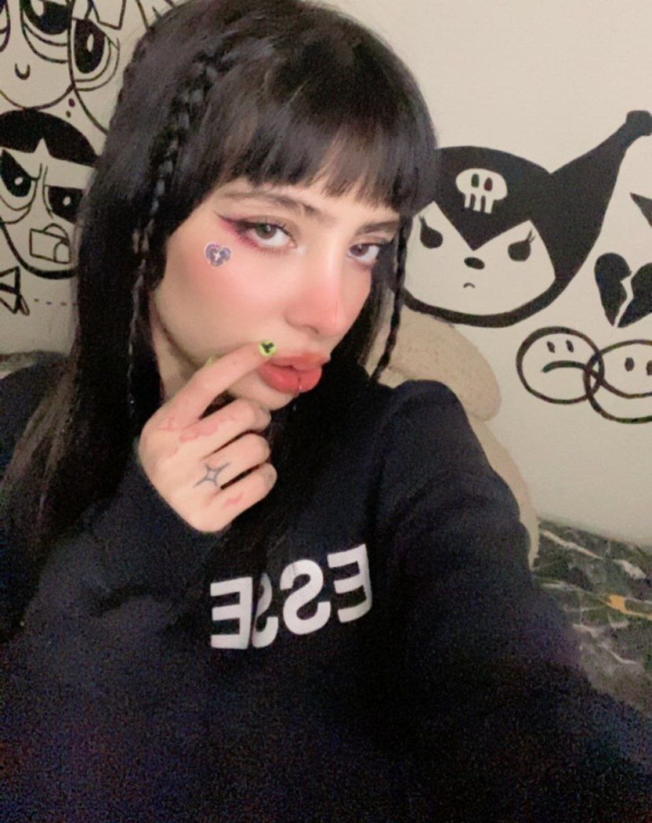 دریافتی: «درود ازتون خاهش میکنم صدایی ابجیم باشین، پریشب ریختن ساعت ۷ شب تو خونمون خواهرمو گرفتن به زور کتک بردن تا الان خبری ازش نداریم اسمش #صبا_رهنورد»
#بازداشت_غیرقانونی