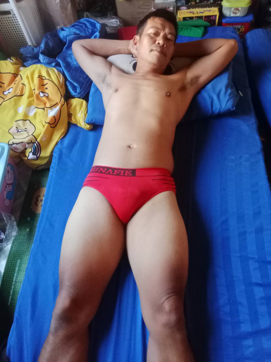 ภูมิ บางแค/ช่วงนี้มารับงานที่ กทม 2 เดือนเท่านั้น หลังจากนี้ก็กลับบ้าน ตจว คับ ว่างตลอด ไปใด้ทุกที่ พร้อมที่จะเปฌนใด้ในสิ่งที่คุณอยากให้เป็น สนใจเรียกใช้ผ่าน 097-3359801 ขอบคุณคับ ท่านใดสนใจขอดูไก่ของเขาใด้นะคับ ไก่สวย ทรงดี 5555