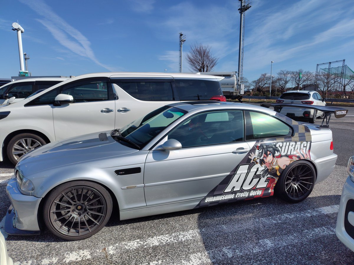 ウマ娘のBMW痛車を発見👀