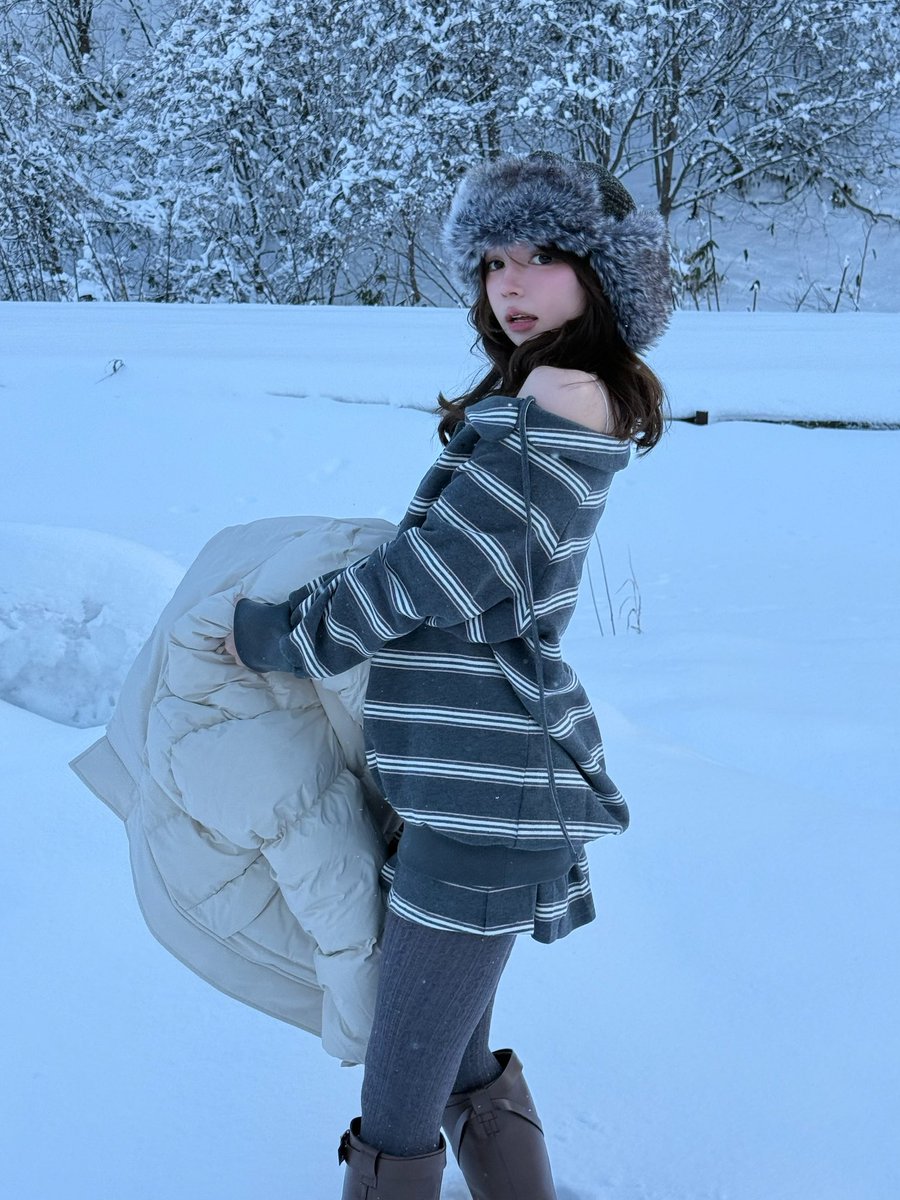 Connie loose set up color gray ¥19,800-tax in ホワイトとピンクの