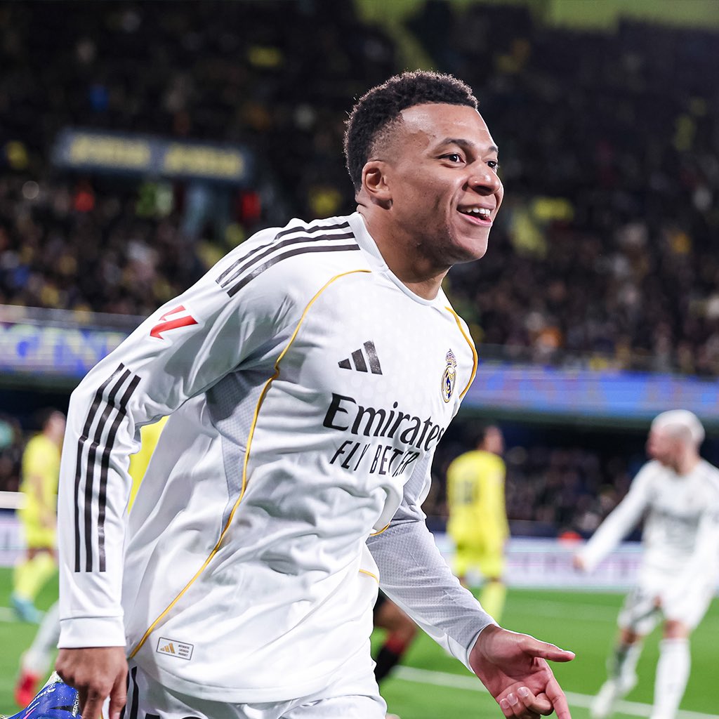 Parlons2Foot_'s tweet image. 🚨 𝗦𝗧𝗔𝗧 𝗙𝗥𝗔𝗣𝗣𝗔𝗡𝗧𝗘 𝗦𝗨𝗥 𝗠𝗕𝗔𝗣𝗣𝗘́ 👀📊

📈 Le PSG marque PLUS depuis le départ de Mbappé

• 23/24 (avec Mbappé) : 2,34 buts / match
• 24/25 (sans Mbappé) : 2,58 buts / match

📉 Le Real Madrid marque MOINS depuis son arrivée

• 23/24 (sans Mbappé) : 2,29 buts…