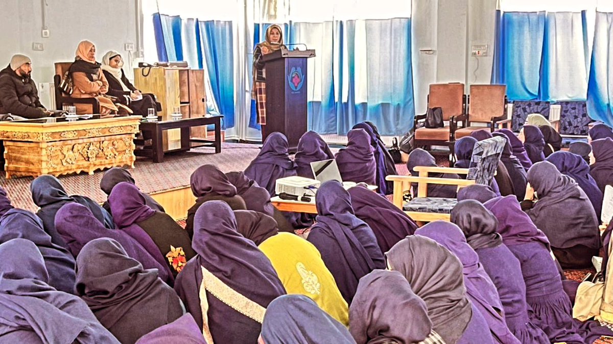 dcpukargil's tweet photo. SAA Kargil organized an awareness programme at CHC Sankoo for ASHA &amp; Anganwadi Workers on adoption process, child marriage, child labour &amp; JJ Act, 2015. @MinistryWCD @CARAWCD @dc_Kgl @airnewskargil @SocialLadakh @DIPR_Kargil @prasarbharti @ashishkundra @Icdskargil @imteeaz_kacho https://t.co/SXNw6YFJGz