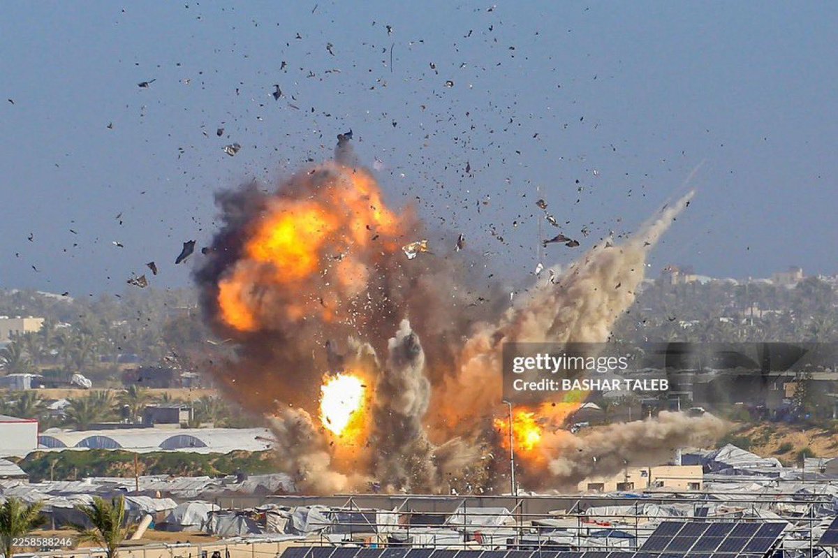 SuppressedNws1's tweet image. ISRAEL IS BOMBING GAZA AGAIN.

20 PALESTINIANS KILLED SINCE DAWN TODAY!