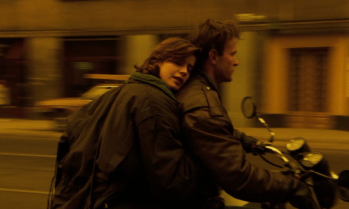 The Double Life of Véronique (1991)
Director: Krzysztof Kieślowski