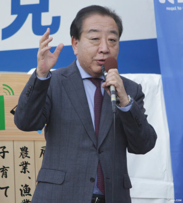 takashikiso's tweet image. 【よく考えてみて】
▷野田佳彦さんは15年前に総理大臣やって、消費税8→10%に引上げる自爆解散をして、民主政権を崩壊させた人
▷高市早苗さんは、日本初の女性総理として、就任してまだ3ヵ月しか経ってない人

今両者が「総理をやらせて」と言ってるが、どっちにまず挑戦させるか明白じゃないの？