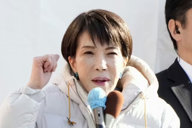takashikiso's tweet image. 【よく考えてみて】
▷野田佳彦さんは15年前に総理大臣やって、消費税8→10%に引上げる自爆解散をして、民主政権を崩壊させた人
▷高市早苗さんは、日本初の女性総理として、就任してまだ3ヵ月しか経ってない人

今両者が「総理をやらせて」と言ってるが、どっちにまず挑戦させるか明白じゃないの？