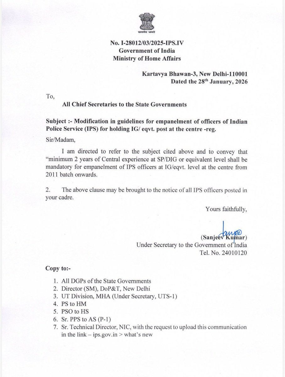 AIRNewsHindi's tweet image. सरकार ने पुलिस अधीक्षक (#SP) और उप महानिरीक्षक (#DIG) रैंक के भारतीय पुलिस सेवा (#IPS) अधिकारियों के लिए केंद्र सरकार में पुलिस महानिरीक्षक के पद पर नियुक्ति के लिए 2 साल का केंद्रीय अनुभव अनिवार्य किया ।

यह निर्देश 2011 बैच से आगे के आईपीएस अधिकारियों पर लागू होगा।

@HMOIndia