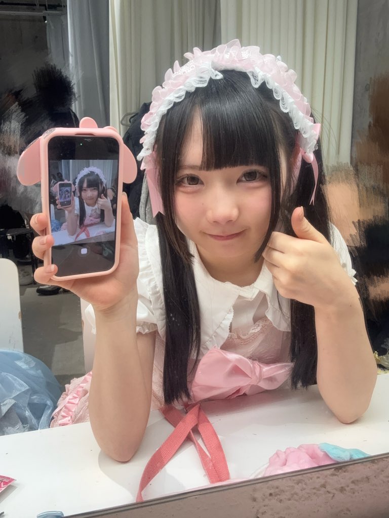 渋谷バイデントありがとうございました(⸝⸝› з ‹⸝⸝)♡たくさん人いてうれしかった〜🩷🎀みんなきてくれてありがとう😭💘今日は物販のレジもやったの♡頭良さそうだったでしょ( ˶ｰ̀֊ｰ́˶)秋葉原シンフォニアもたのしも〜🩷
 #ﾃﾞｨﾃﾞｨｽｺｯｺ  #ゆあたんよしよし