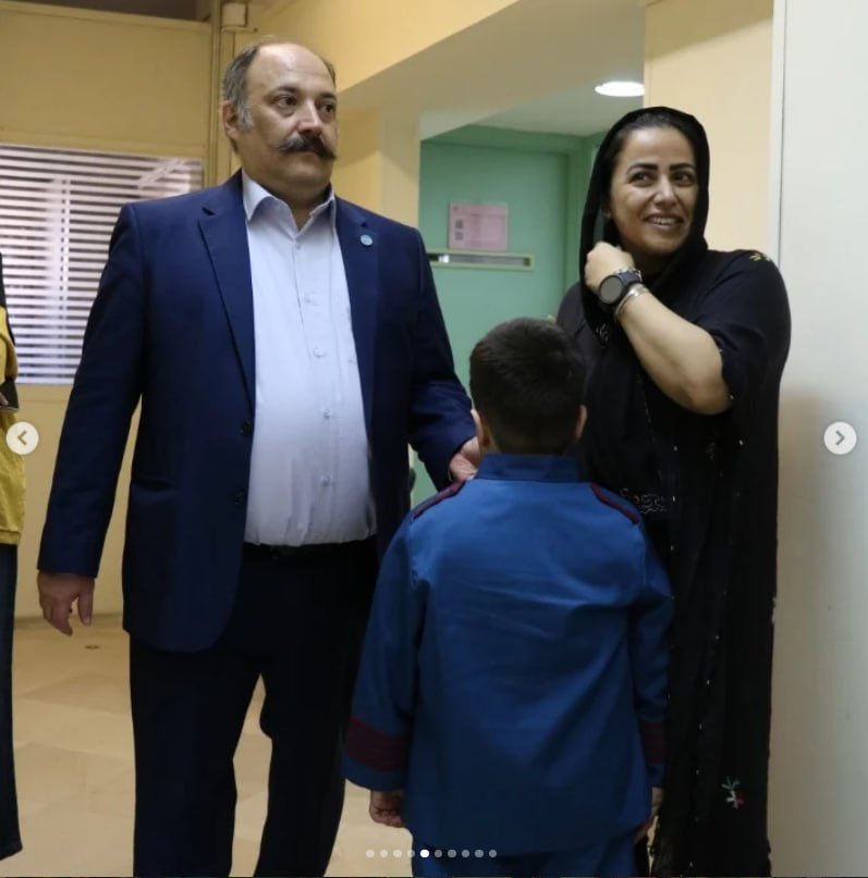 ⭕️ بازداشت دو تن از اساتید دانشگاه پارس

🔻بنابر گزارش متحد بهزاد صحتی، پژوهشگر هنر و دارنده دکترا از دانشگاه تهران به همراه همسرش لعیا جابیک فارغ‌التحصیل کارشناسی ارشد هنر و کارشناسی معماری روز ششم بهمن در منزل شخصی خود بازداشت شده‌اند.

🔻 لعیا جابیک به بیماری ام‌اس (MS)