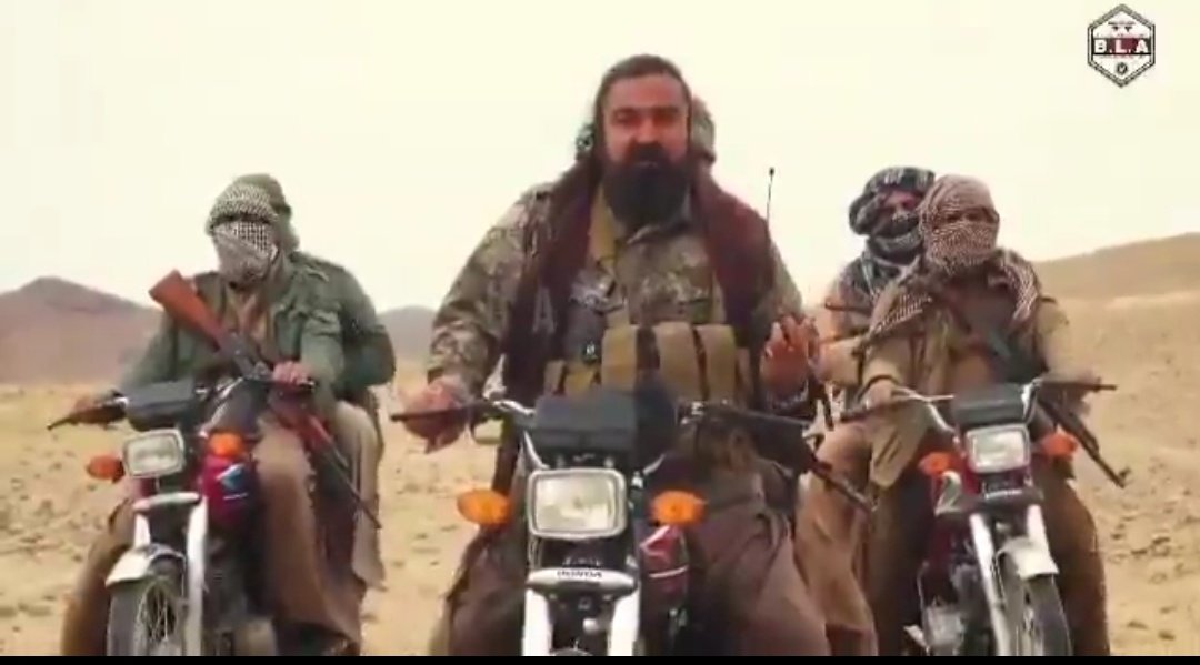 pakstratprism1's tweet image. 🚨 Propaganda Alert 🚨

BLA-linked and Indian accounts are pushing a fake video claiming “Commander Bashir Zeb” has arrived in Balochistan and taken control.

Fact: This footage was recorded in Afghanistan two weeks ago. Their plans have already been foiled.
This is a desperate…