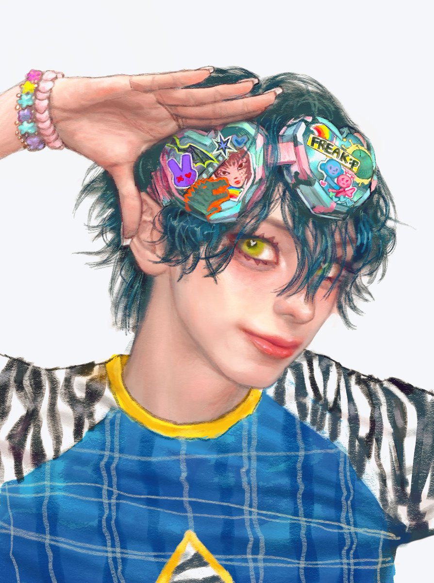 Fertili26930133's tweet image. Hello Pretty people Stan xlov thank you thank my mom too #XLOV #WuMuti #RUI #Hyun #Haru