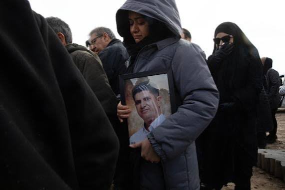 IranReporters's tweet image. As winter tightens its grip across Iran, grieving families are gathering in freezing conditions to bury loved ones massacred during recent anti regime protests.

Cemeteries around the country have become scenes of mourning, with snowfall and subzero temperatures accompanying…