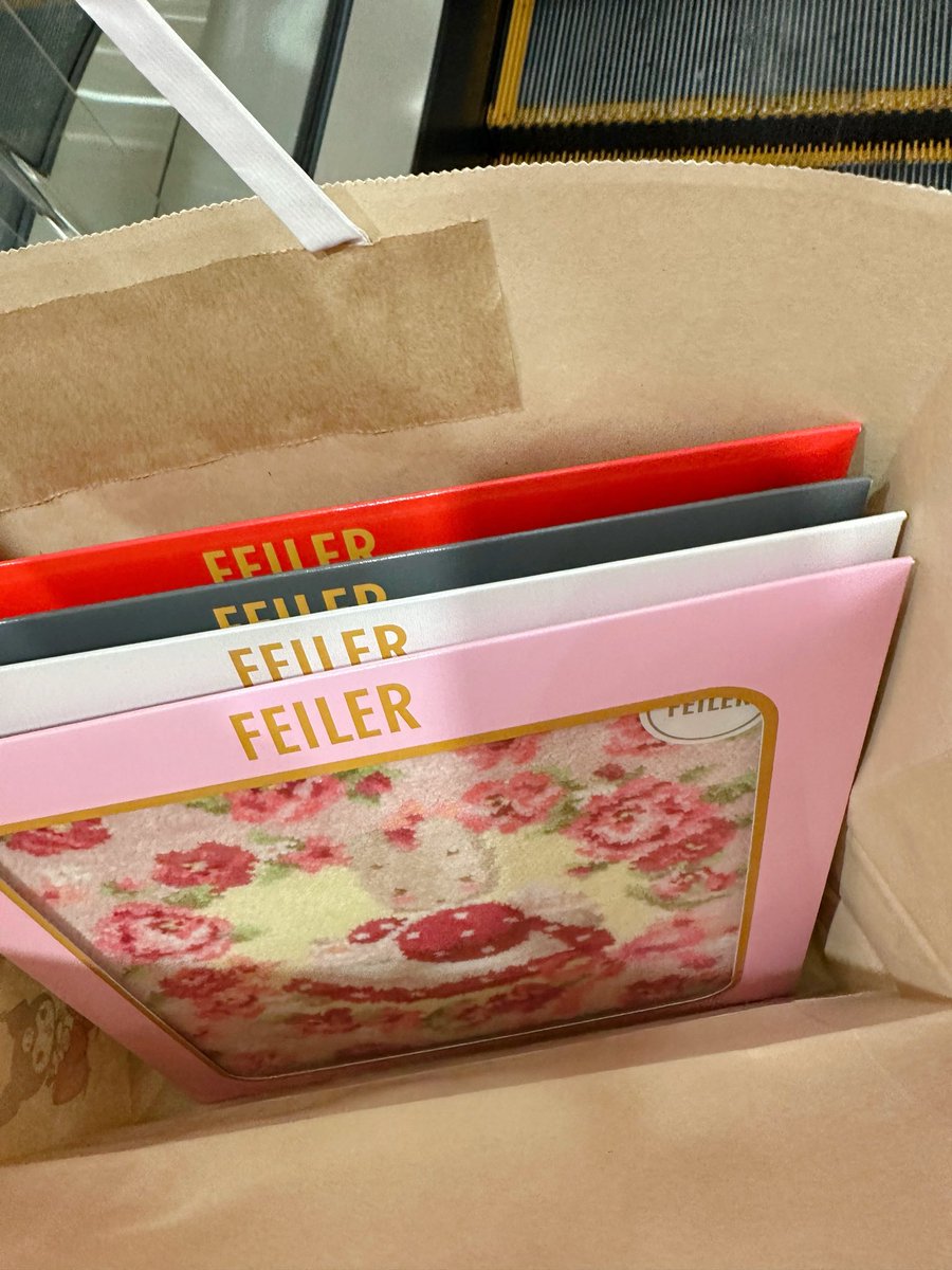 サンリオの！新しいデザイン出てたの知らなくて見つけた瞬間飛びついて