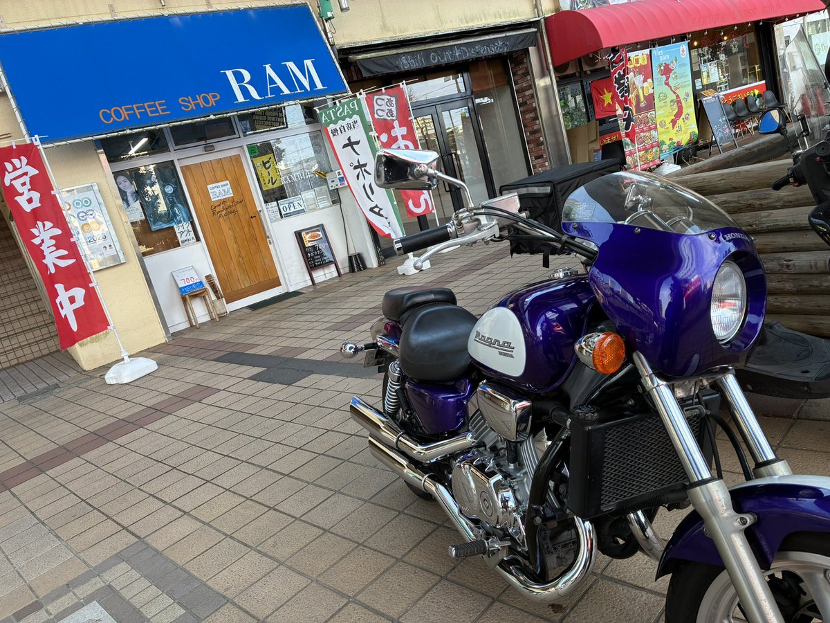 昨日は、ホンダのアメリカン乗りの方がランチに来てくれました