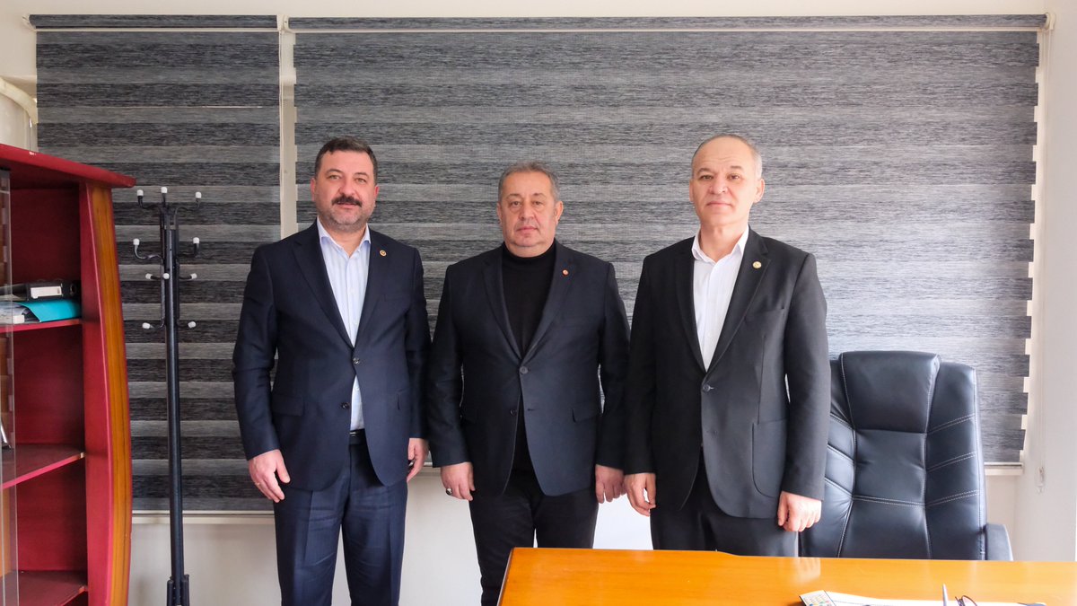 📍Balıkesir Kasaplar Odası 

MHP Balıkesir İl Başkanımız Niyazi TUNÇ ile birlikte Kasaplar odasını ziyaret ettik. 

Oda seçimlerinde güven tazeleyerek yeniden seçilen Galip SARIOĞLU ve yönetimini tebrik ediyor, Kendisine misafirperverliklerinden dolayı teşekkür ediyorum.