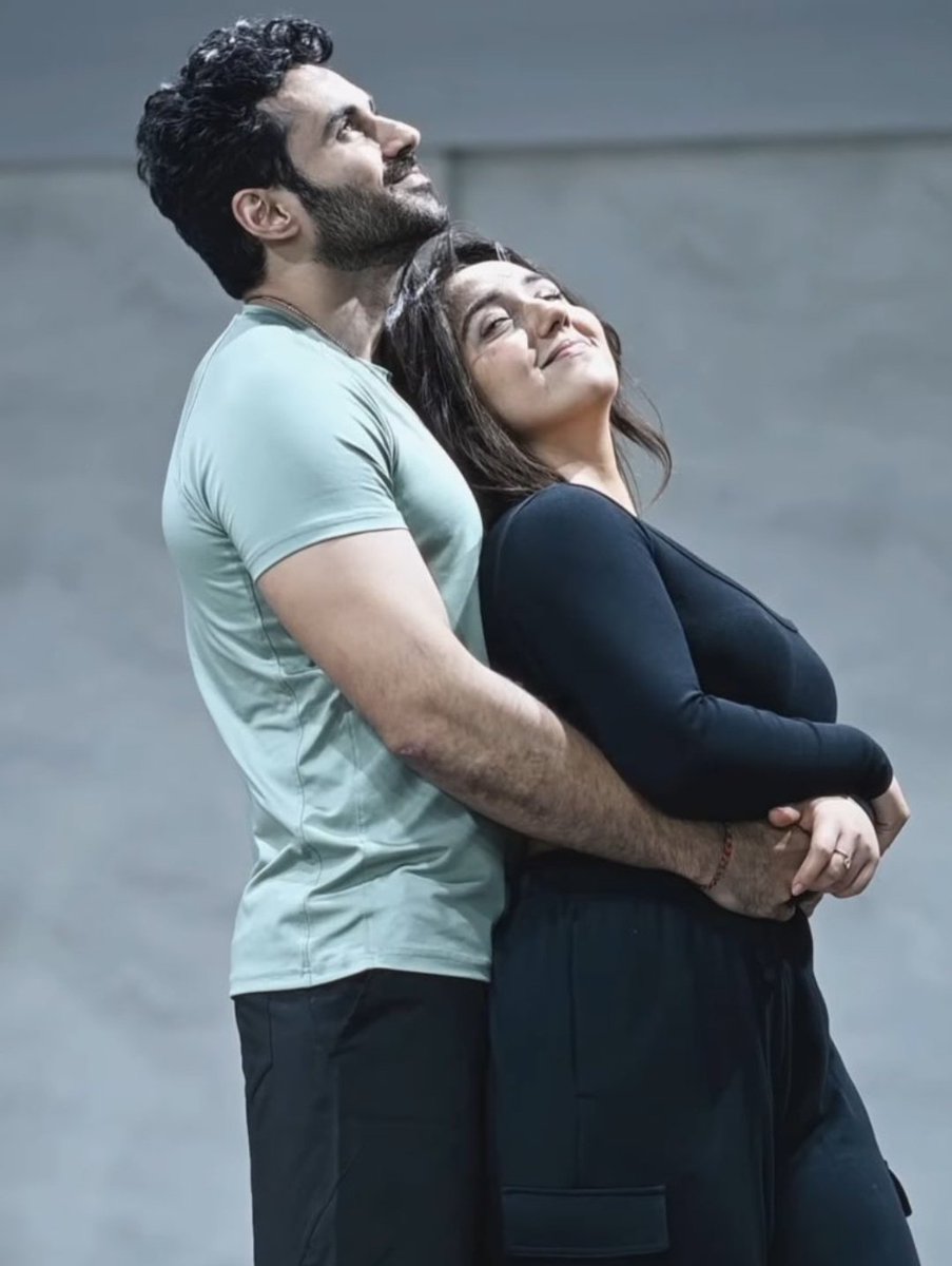 AasthaPriy61087's tweet photo. Dmmm so bollywood coded ✨✨🫶
It's like 🎶 🎶 🎶 🎶 🎶 🎶 🎶 
AGAR YE USKO BHI HUA HAI, FIR BHI MUJHKO ZYADA HUA 
ISHQ WAALAA LOVE 💕 
ISHQ WAALAA LOVE 🥹🤌✨✨✨
#Abhinoor https://t.co/h1tMveZxuX